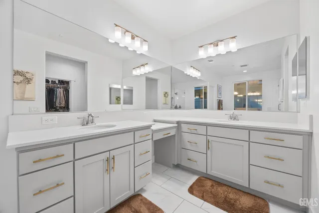 $779,000 | Undisclosed Address, Bakersfield, CA 93311