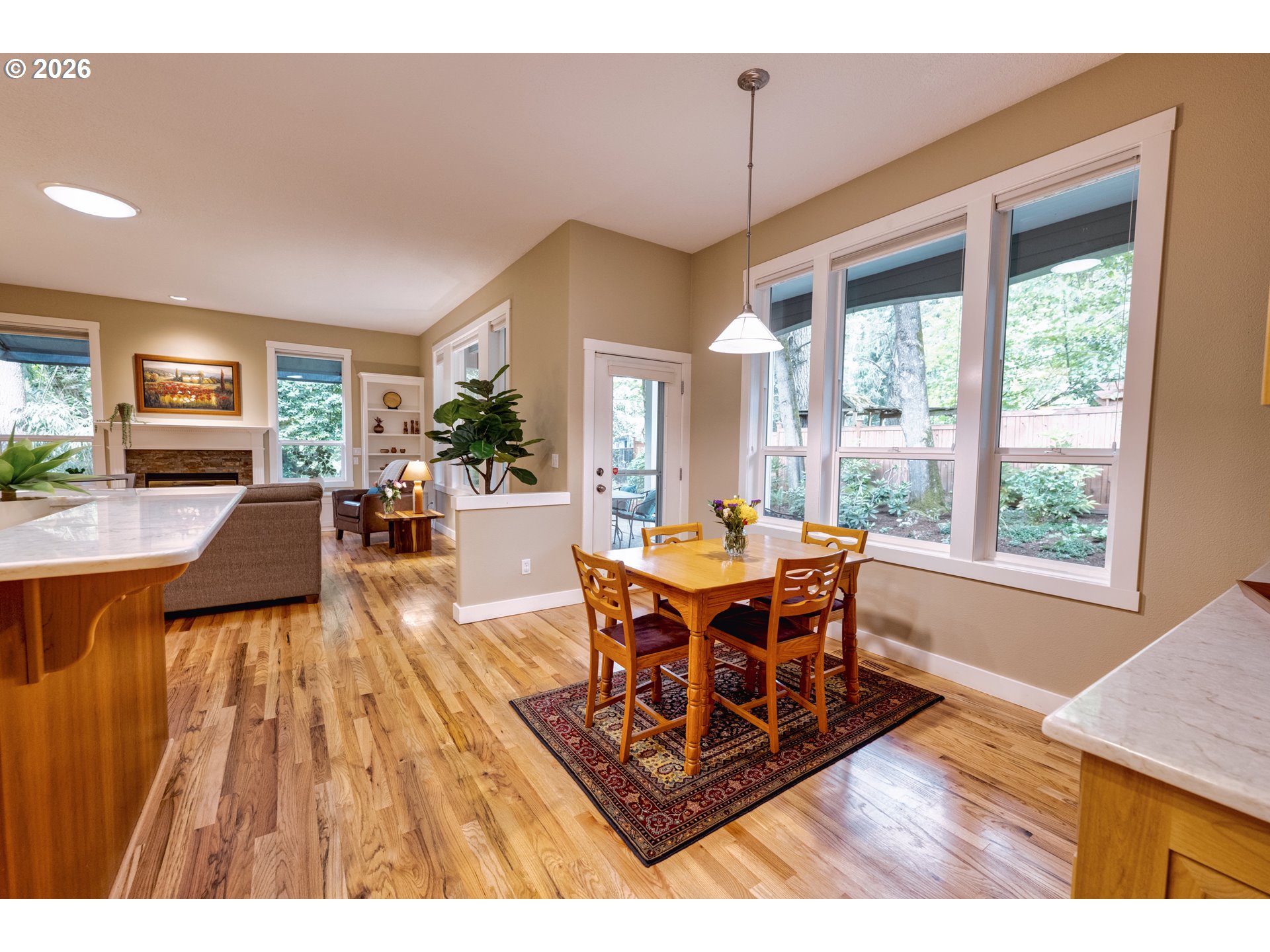 6039 Southwest Haines Street Portland, OR 97219 - Photo 17 of 48 Breakfast Area
