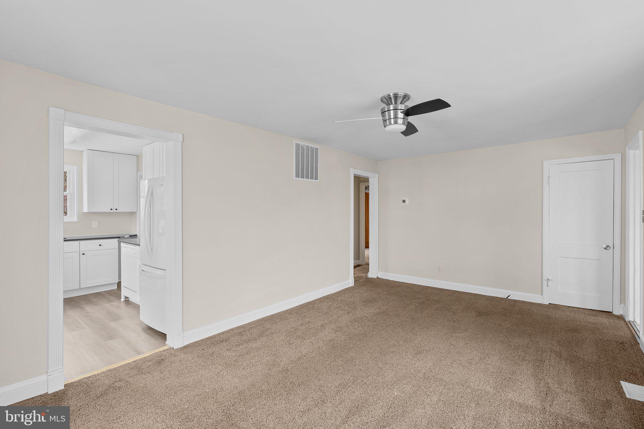 6711 Surratts Road Clinton, MD 20735 - Photo 7 of 30 Living/Dining Room