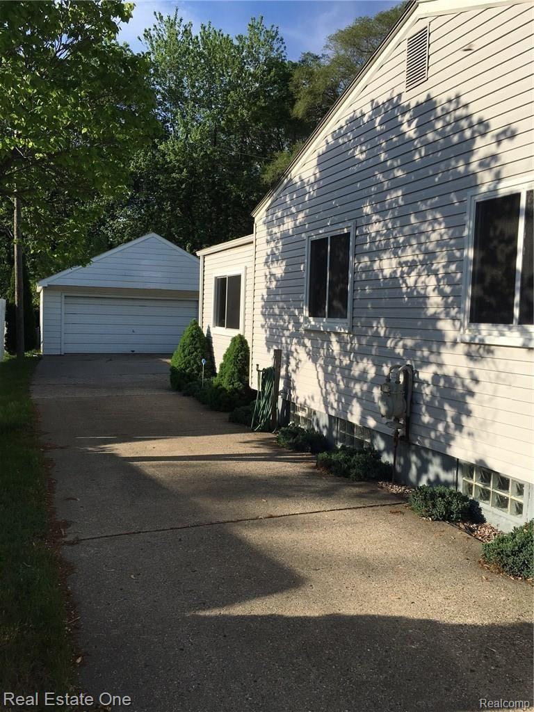 5723 West Utica Road Utica, MI 48317 - Photo 18 of 21 IMG_1266.JPG