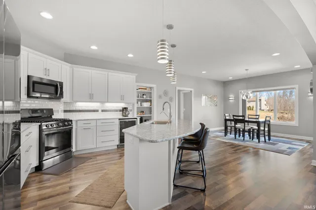 $500,000 | 11819 Distant Hills, Spencerville, IN 46788