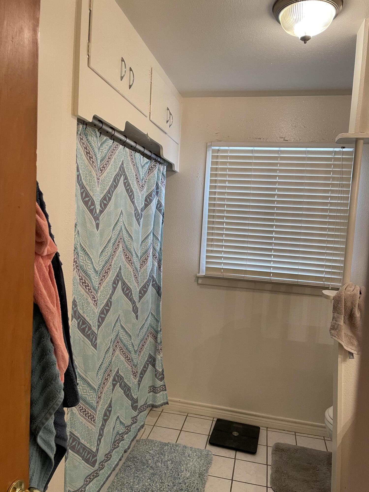 3811 28th Street Lubbock, TX 79410 - Photo 11 of 15 Bath 2