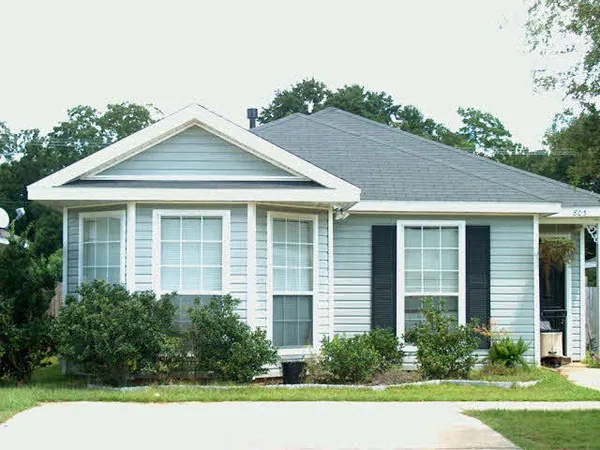 $950 | 803 Crystal Wells Court South, Fairhope, AL 36532