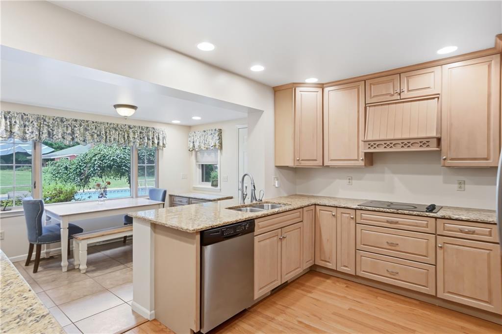 401 Robertson Road Hermitage, PA 16148 - Photo 13 of 47
