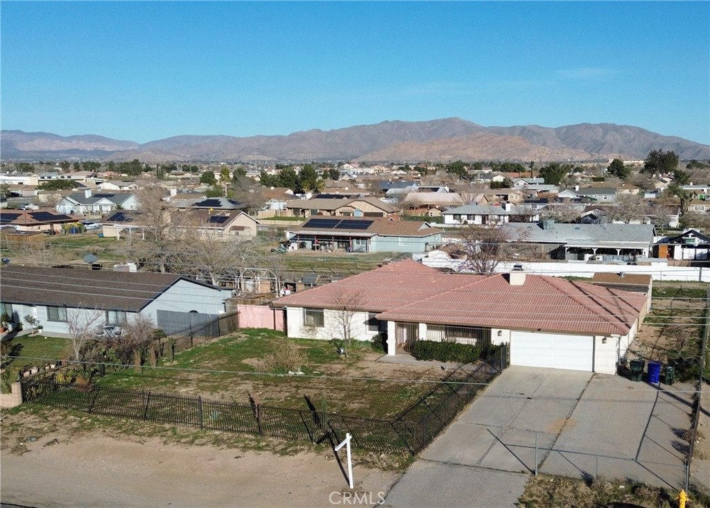 11911 Kiowa Road Apple Valley, CA 92308 - Photo 7 of 40 a view of a city from a terrace