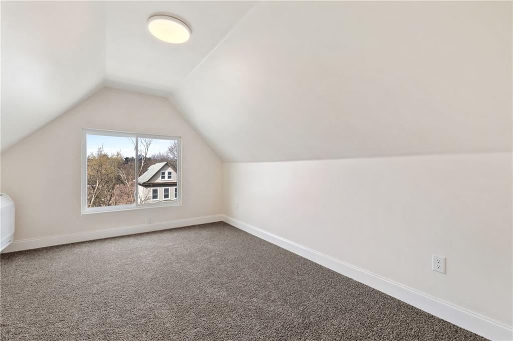 311 Elsdon Street Pittsburgh, PA 15214 - Photo 22 of 35 an empty room with a window
