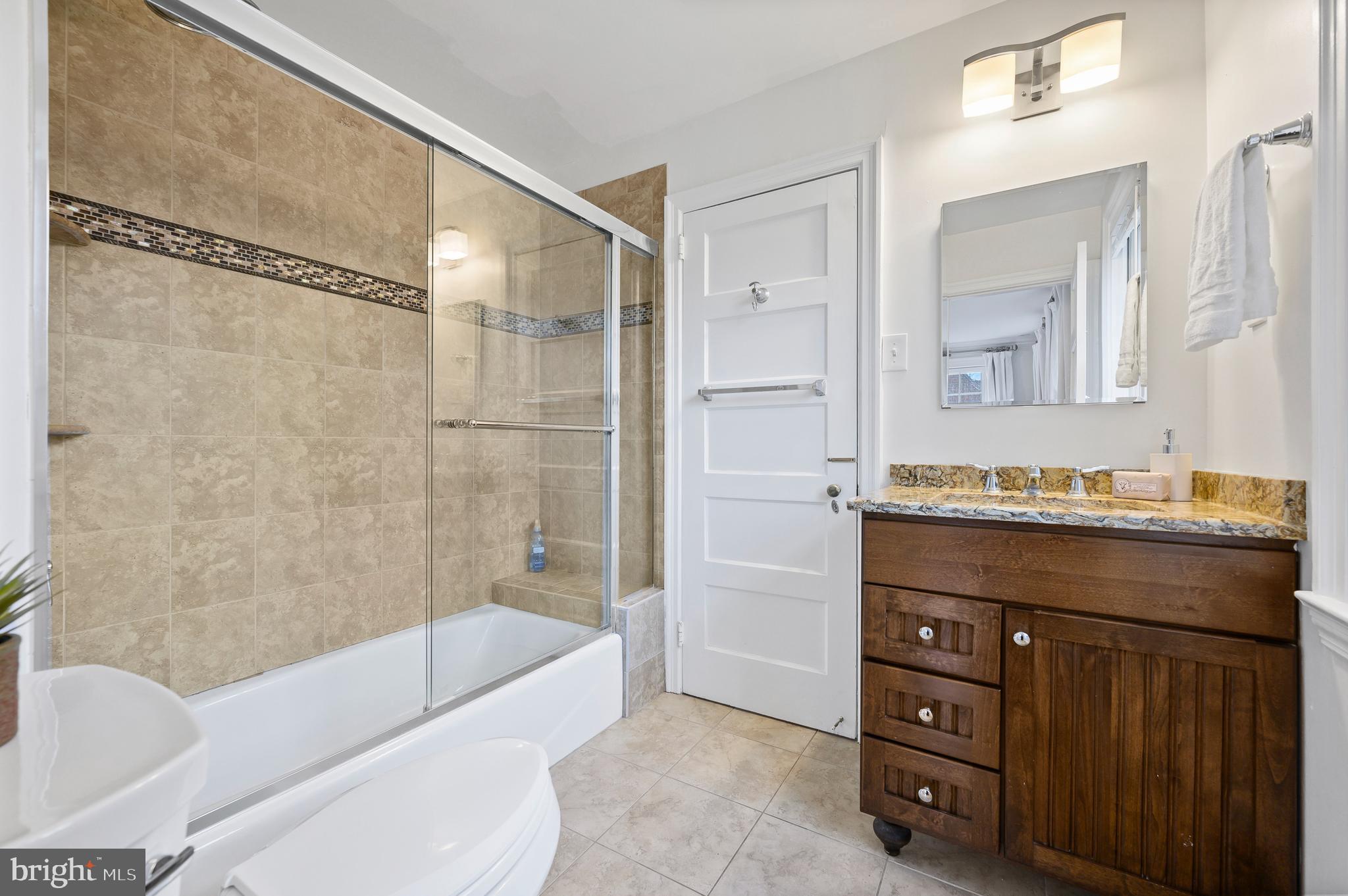 111 Ringwood Road Bryn Mawr, PA 19010 - Photo 23 of 39 Jack & Jill bathroom for Bedroom 2&3