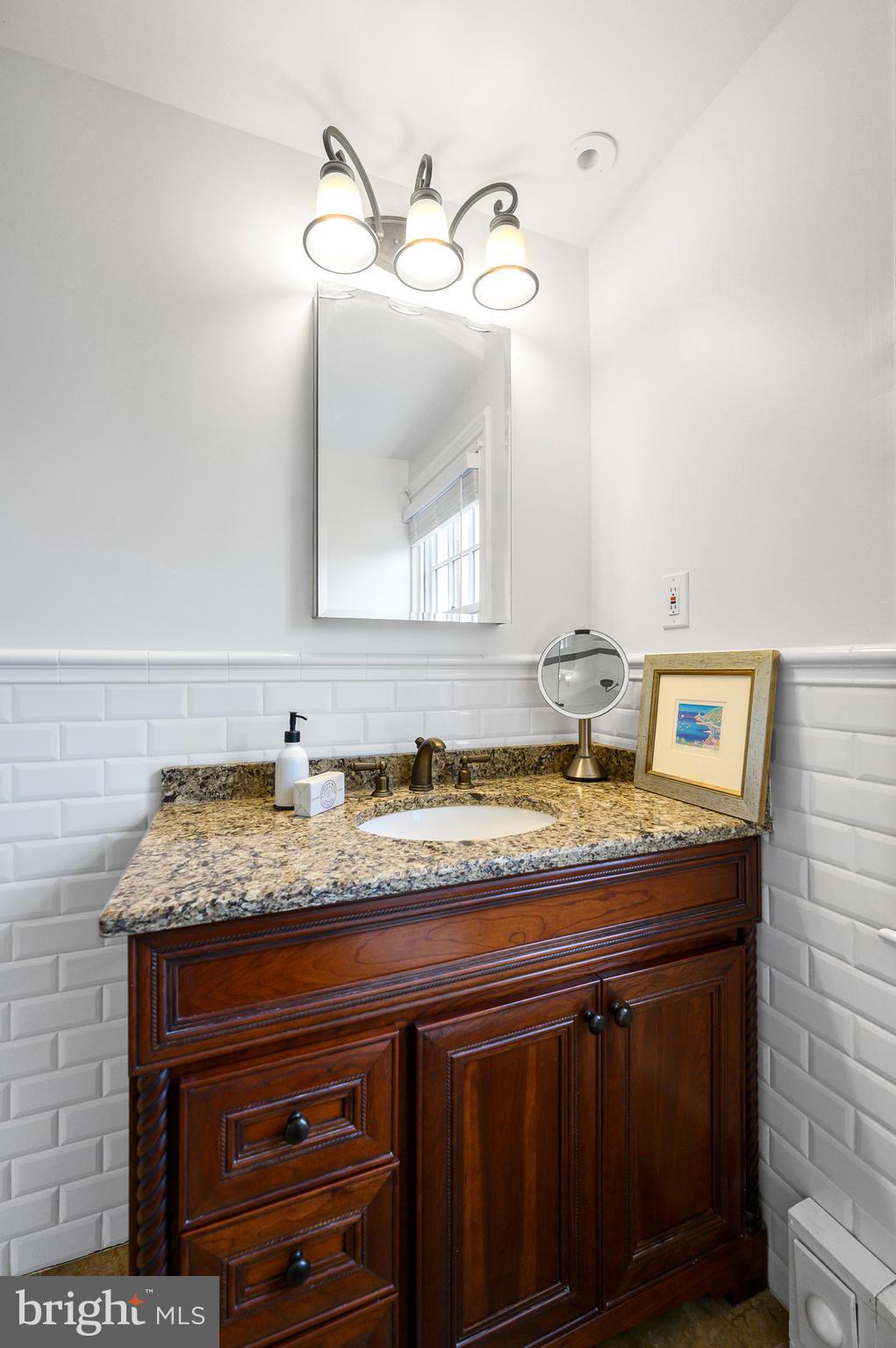 111 Ringwood Road Bryn Mawr, PA 19010 - Photo 28 of 39 Full Bathroom 2nd floor Hallway