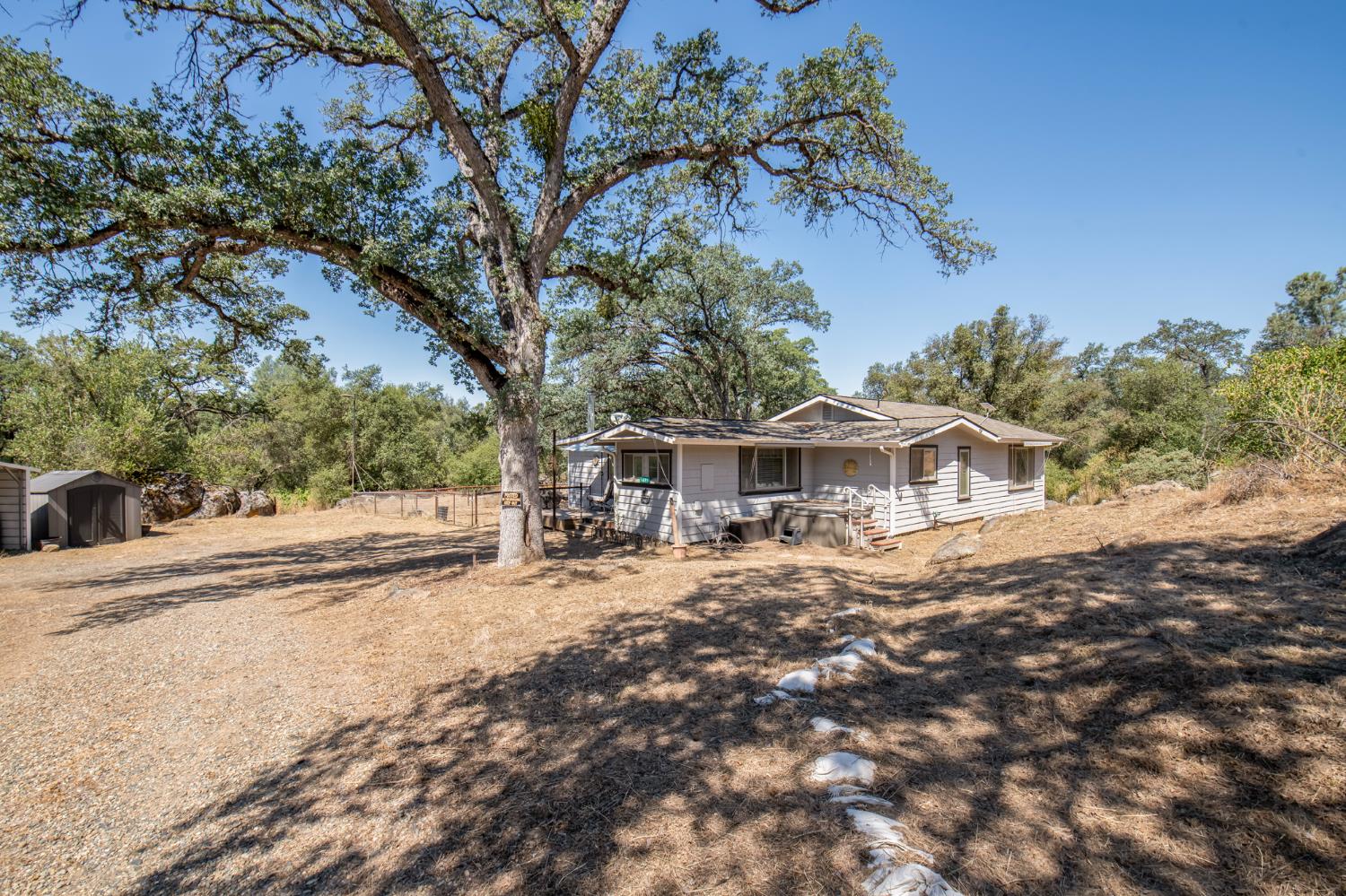 4489 Varain Road Mariposa, CA 95338 - Photo 2 of 28