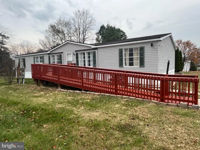 $150,000 | 880 Royal Crest Drive, Martinsburg, WV 25401