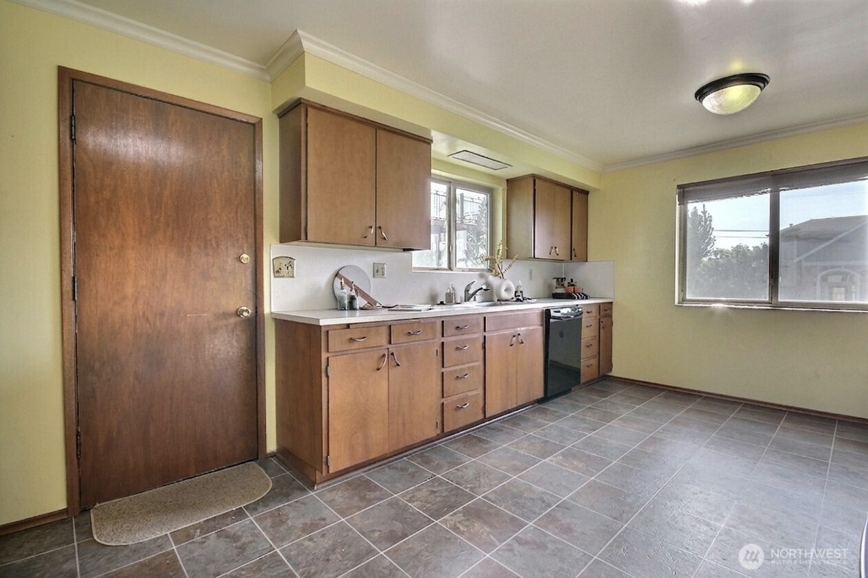 326 Renton Avenue South Renton, WA 98057 - Photo 14 of 37 Gallery Image 14