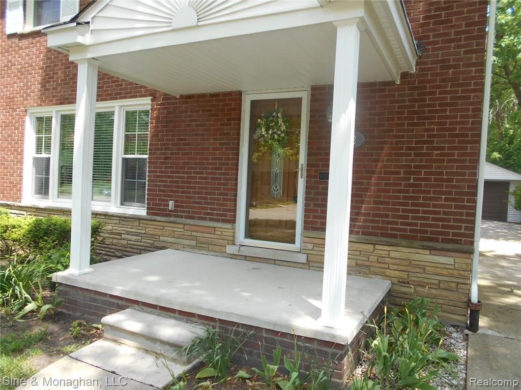 1742 Newcastle Road Grosse Pointe, MI 48236 - Photo 24 of 24 DSCN1285.JPG