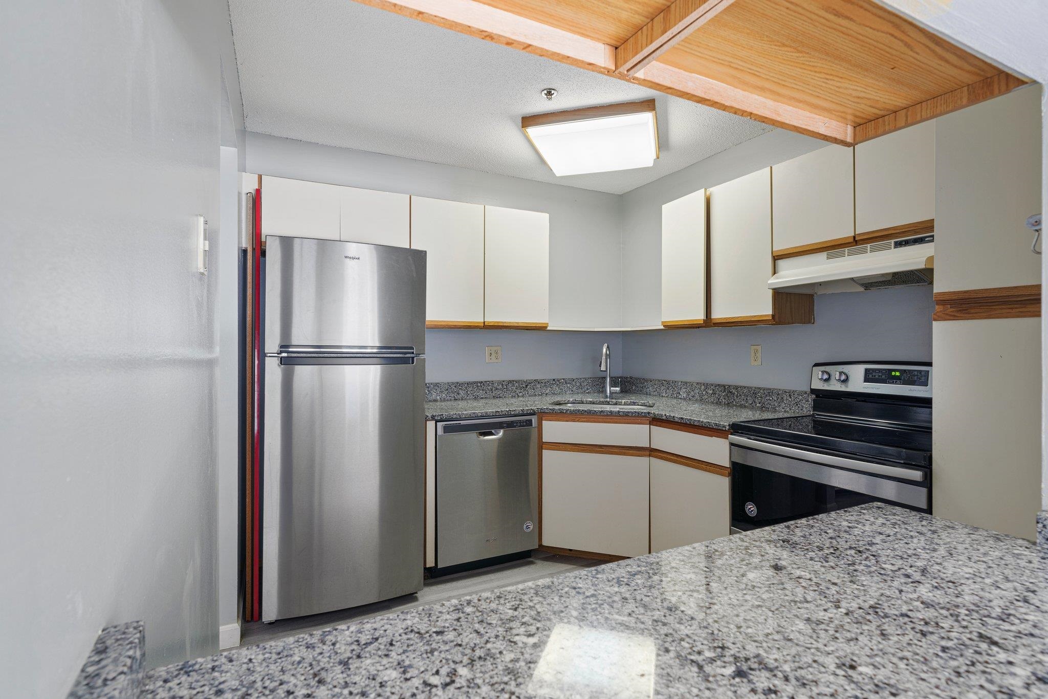 121 Cluff Crossing Road, Unit 16 Salem, NH 03079 - Photo 5 of 20