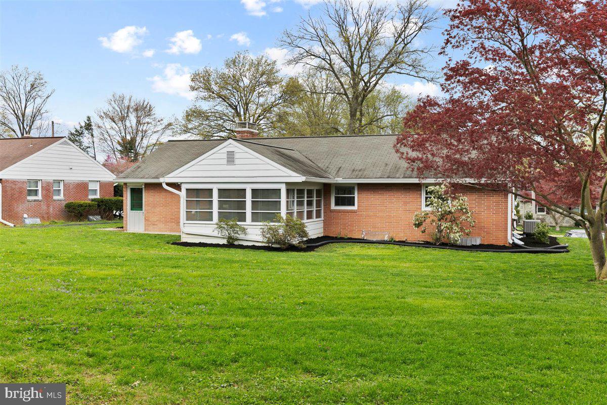 326 Gochnauer Avenue Lititz, PA 17543 - Photo 6 of 30