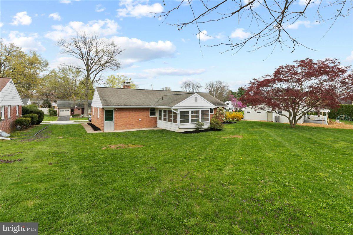 326 Gochnauer Avenue Lititz, PA 17543 - Photo 8 of 30