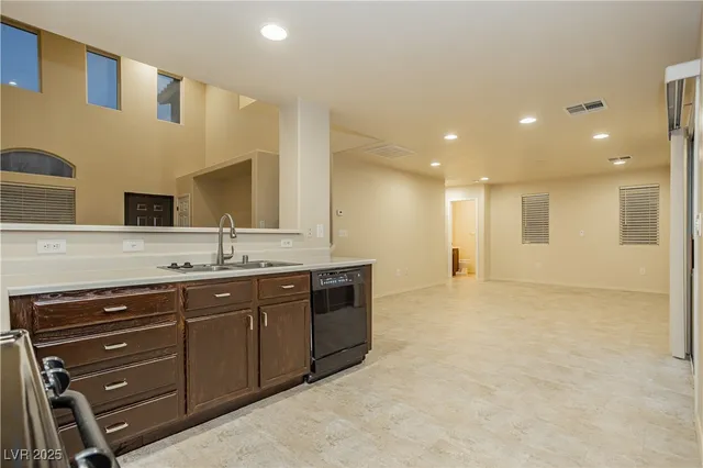 $2,000 | 3917 Bayamon Street, Las Vegas, NV 89129