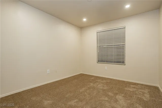 $2,000 | 3917 Bayamon Street, Las Vegas, NV 89129