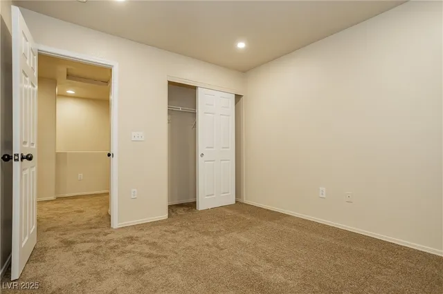 $2,000 | 3917 Bayamon Street, Las Vegas, NV 89129