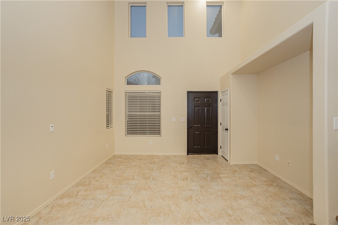 3917 Bayamon Street Las Vegas, NV 89129 - Photo 6 of 28