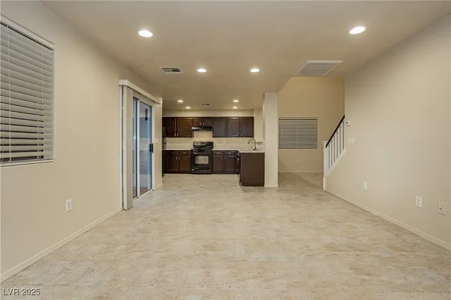 $2,000 | 3917 Bayamon Street, Las Vegas, NV 89129