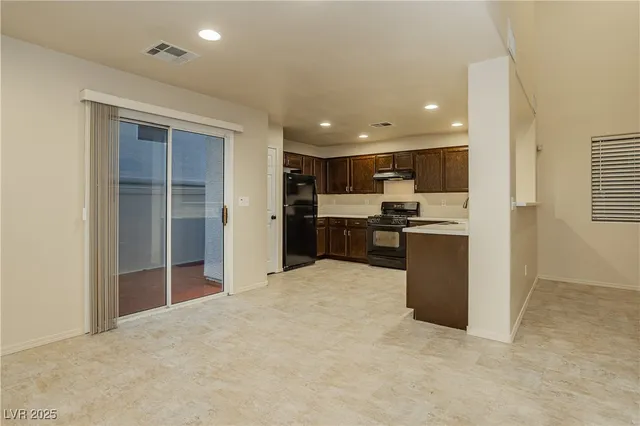 $2,000 | 3917 Bayamon Street, Las Vegas, NV 89129