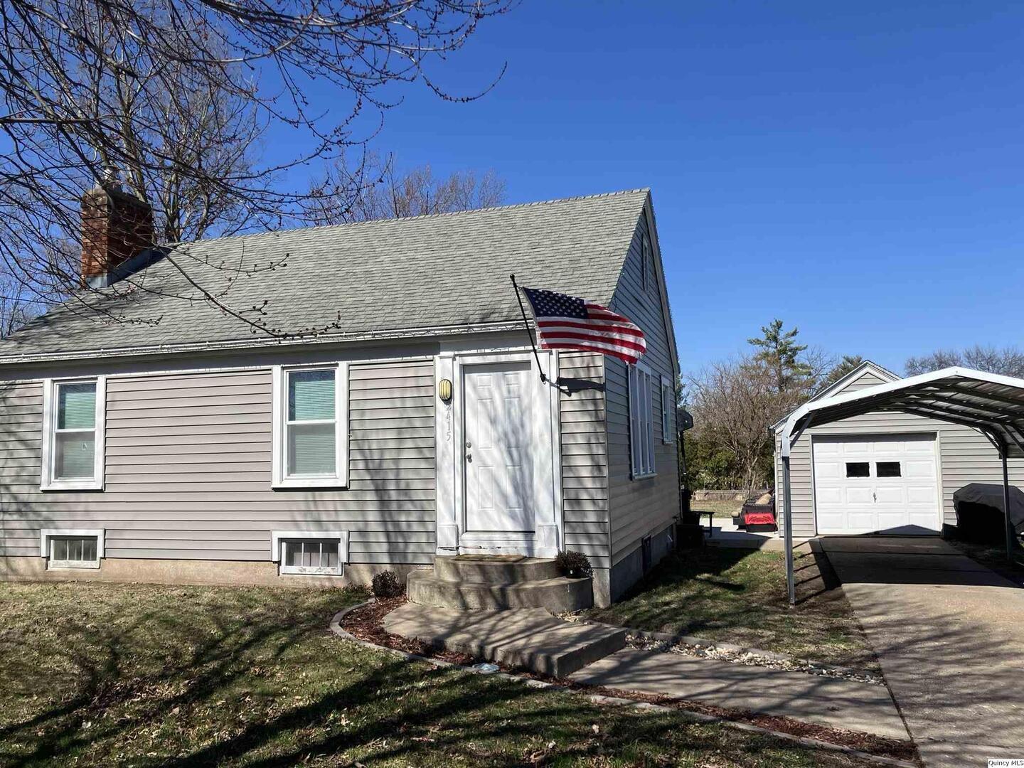 2415 Larch Road Quincy, IL 62301 - Photo 16 of 18 a view of a house with a house