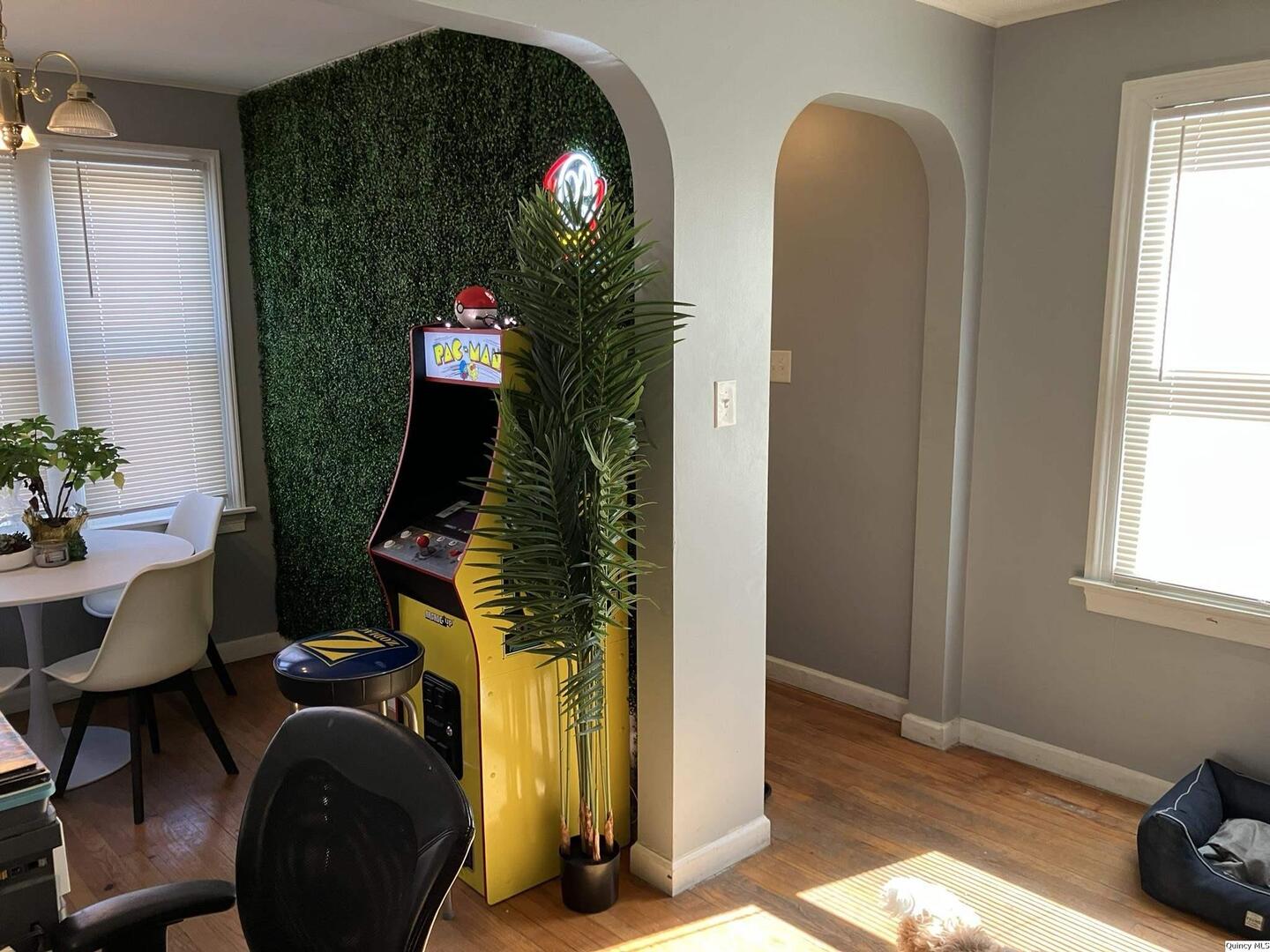 2415 Larch Road Quincy, IL 62301 - Photo 5 of 18