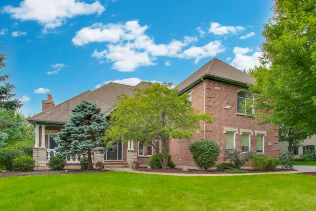 $734,900 | 7215 Inverway Drive, Lakewood, IL 60014