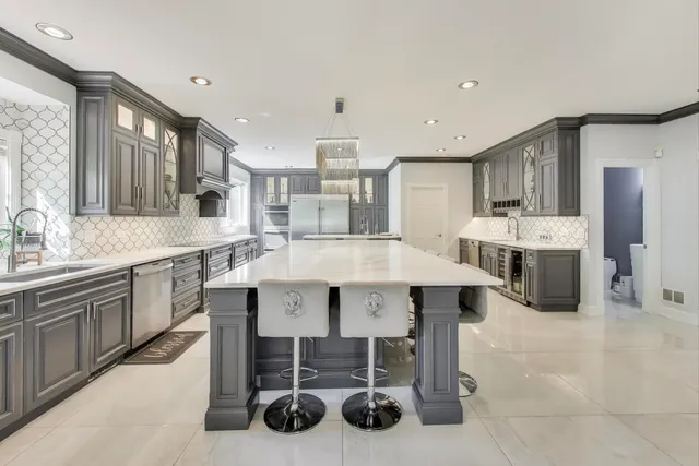 $734,900 | 7215 Inverway Drive, Lakewood, IL 60014