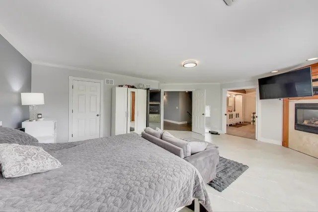 $734,900 | 7215 Inverway Drive, Lakewood, IL 60014