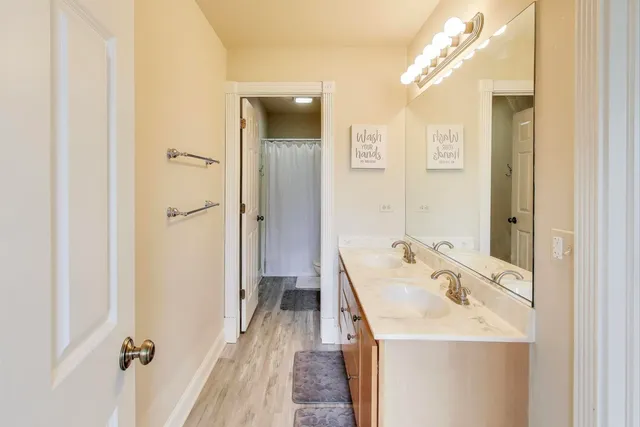 $734,900 | 7215 Inverway Drive, Lakewood, IL 60014