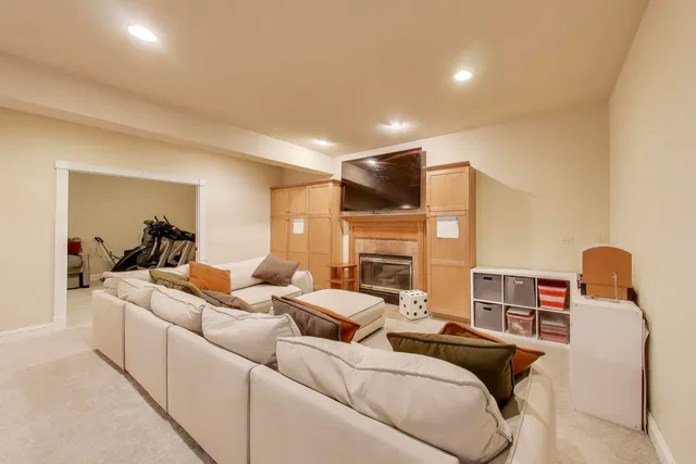 $734,900 | 7215 Inverway Drive, Lakewood, IL 60014