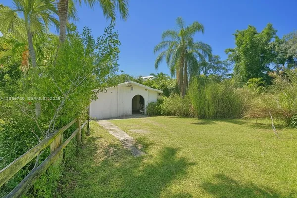 $849,000 | 10681 Southwest 47th Street, Davie, FL 33328