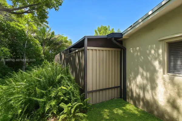 $849,000 | 10681 Southwest 47th Street, Davie, FL 33328