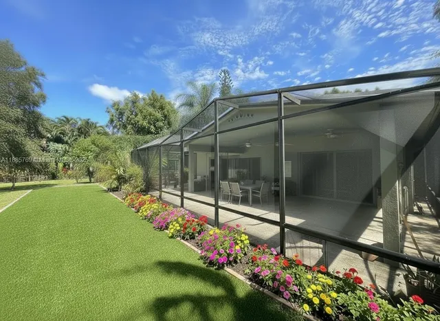 $950,000 | 10681 Southwest 47th Street, Davie, FL 33328