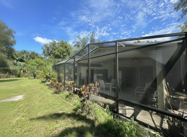 $950,000 | 10681 Southwest 47th Street, Davie, FL 33328