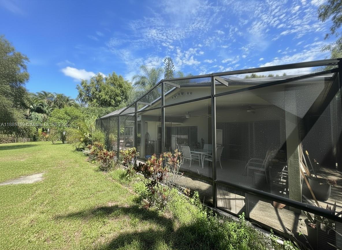 10681 Southwest 47th Street Davie, FL 33328 - Photo 9 of 11