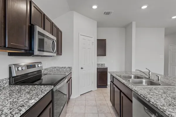 $1,495 | 108 Ragnar Drive, Jarrell, TX 76537