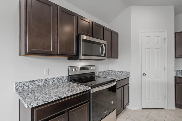 $1,495 | 108 Ragnar Drive, Jarrell, TX 76537