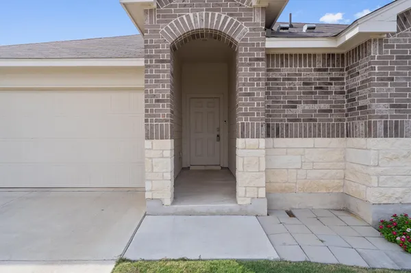 $1,495 | 108 Ragnar Drive, Jarrell, TX 76537