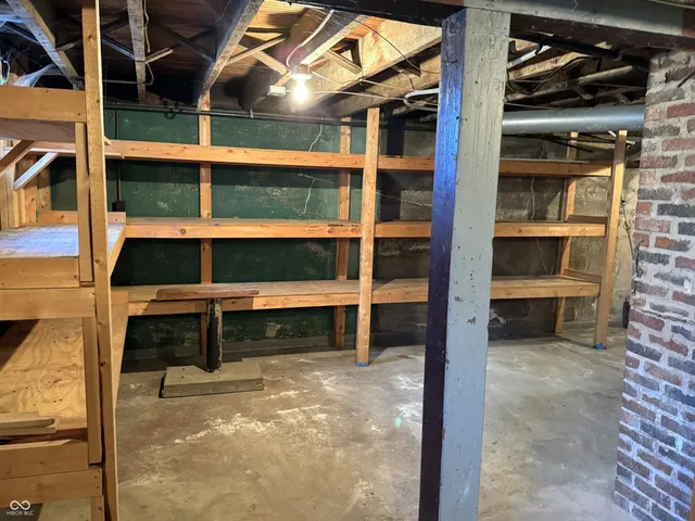 $179,000 | 1417 West Market Street, Crawfordsville, IN 47933