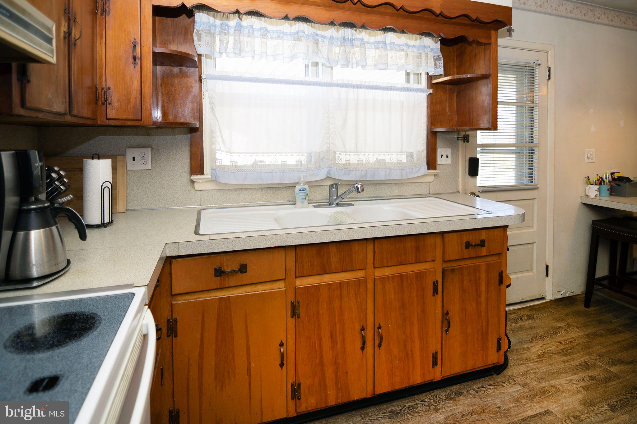 13 Cedarbrook Road Sicklerville, NJ 08081 - Photo 13 of 38 Kitchen: Appliances Included, Lots 'O Counter Spac