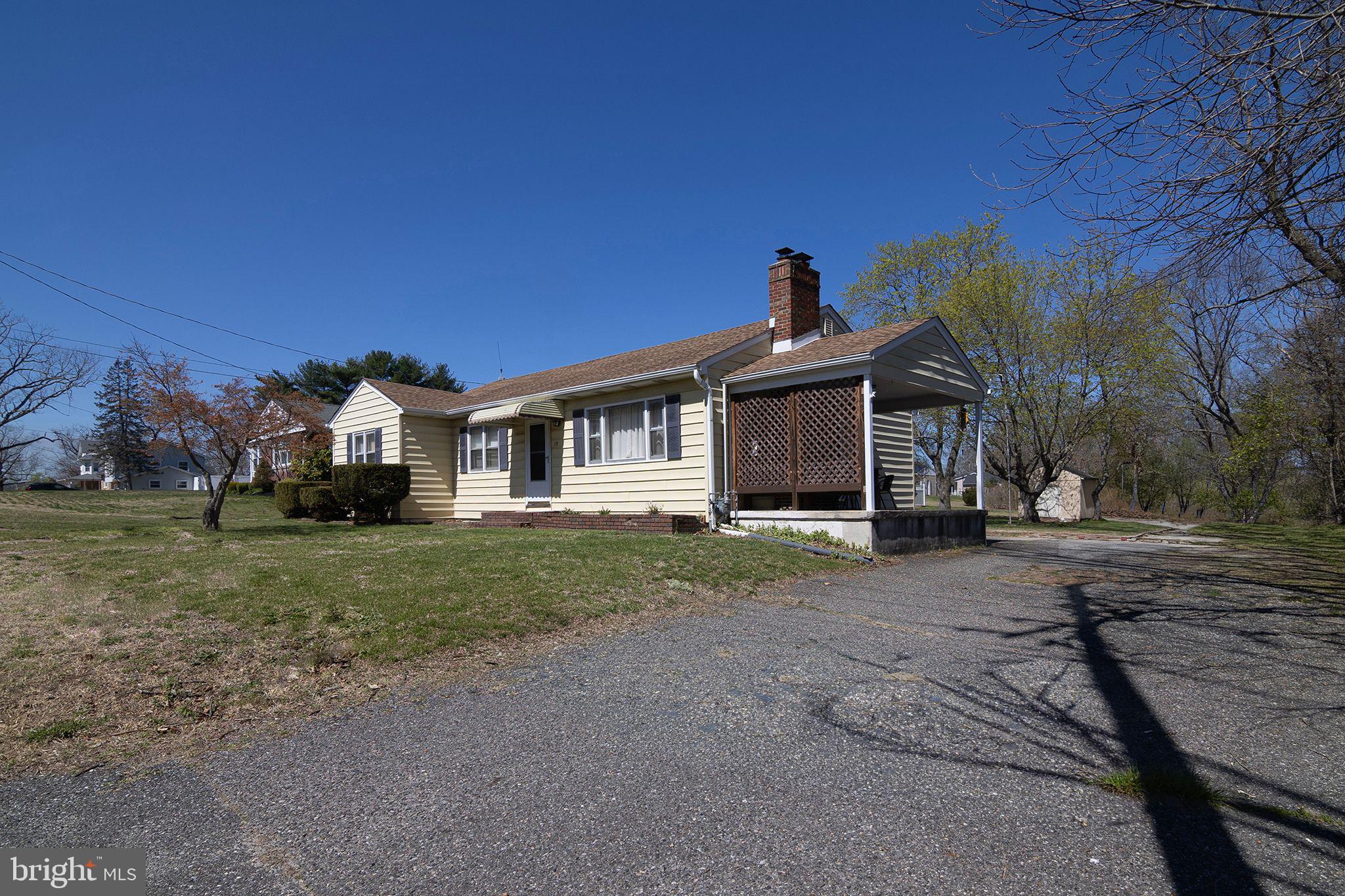 13 Cedarbrook Road Sicklerville, NJ 08081 - Photo 2 of 38 Exterior Front: Driveway
