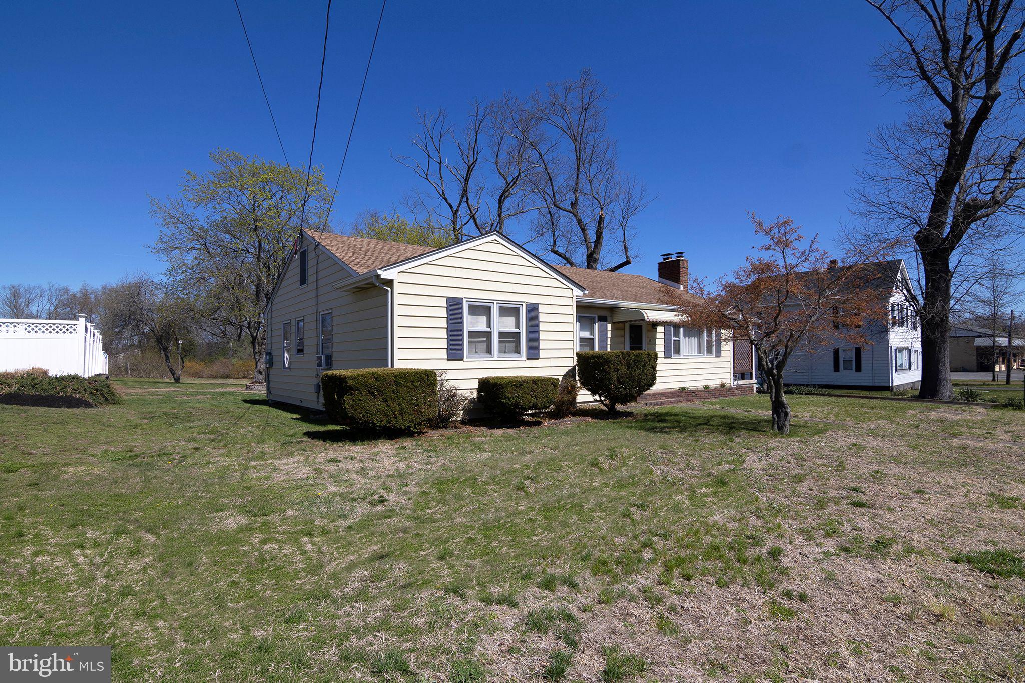 13 Cedarbrook Road Sicklerville, NJ 08081 - Photo 3 of 38 Exterior Side
