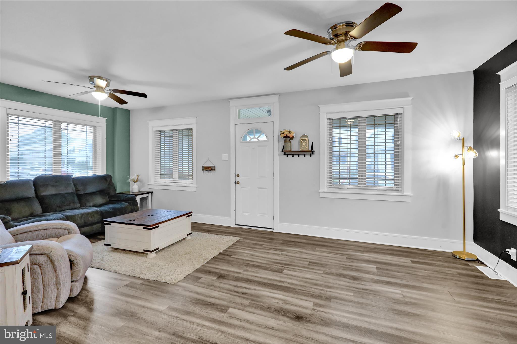 2152 Cleveland Avenue Reading, PA 19609 - Photo 15 of 34 Living Room 2