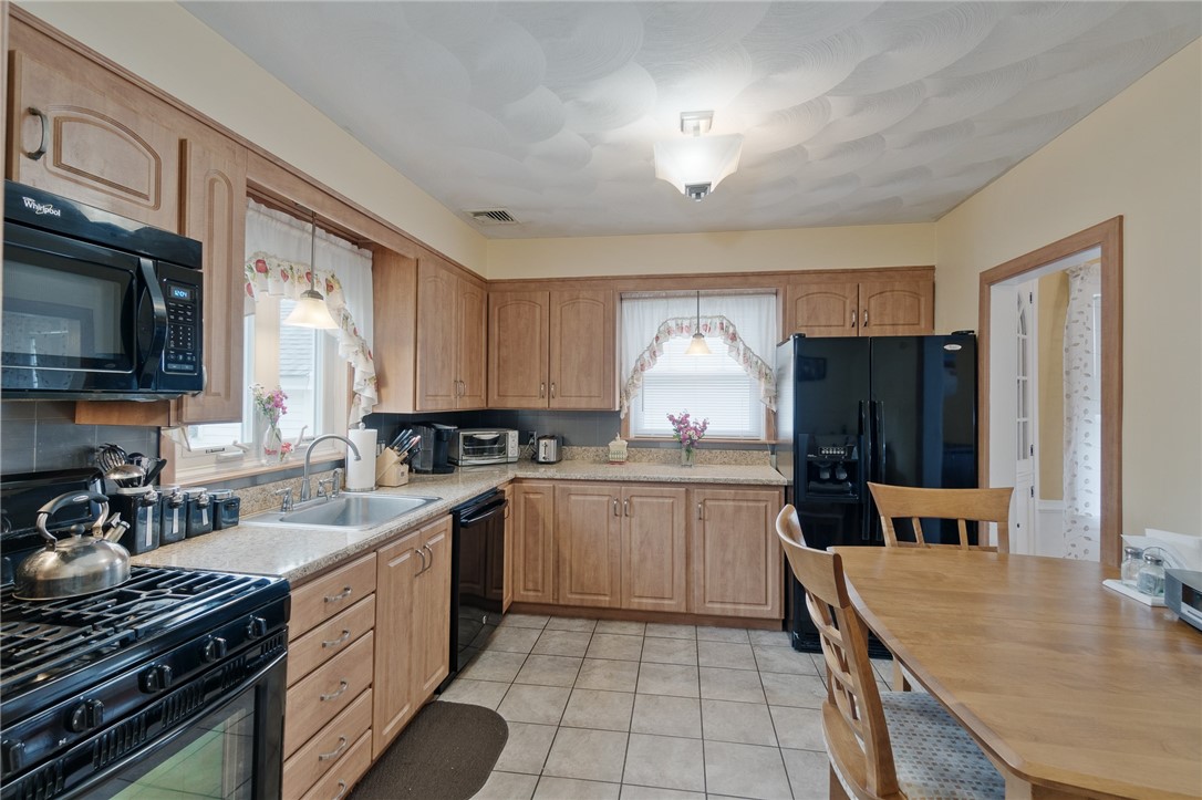73 Western Promenade Cranston, RI 02905 - Photo 1 of 15