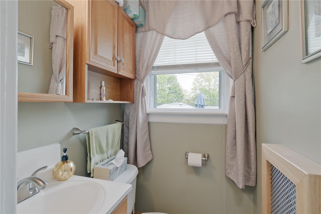 73 Western Promenade Cranston, RI 02905 - Photo 12 of 15