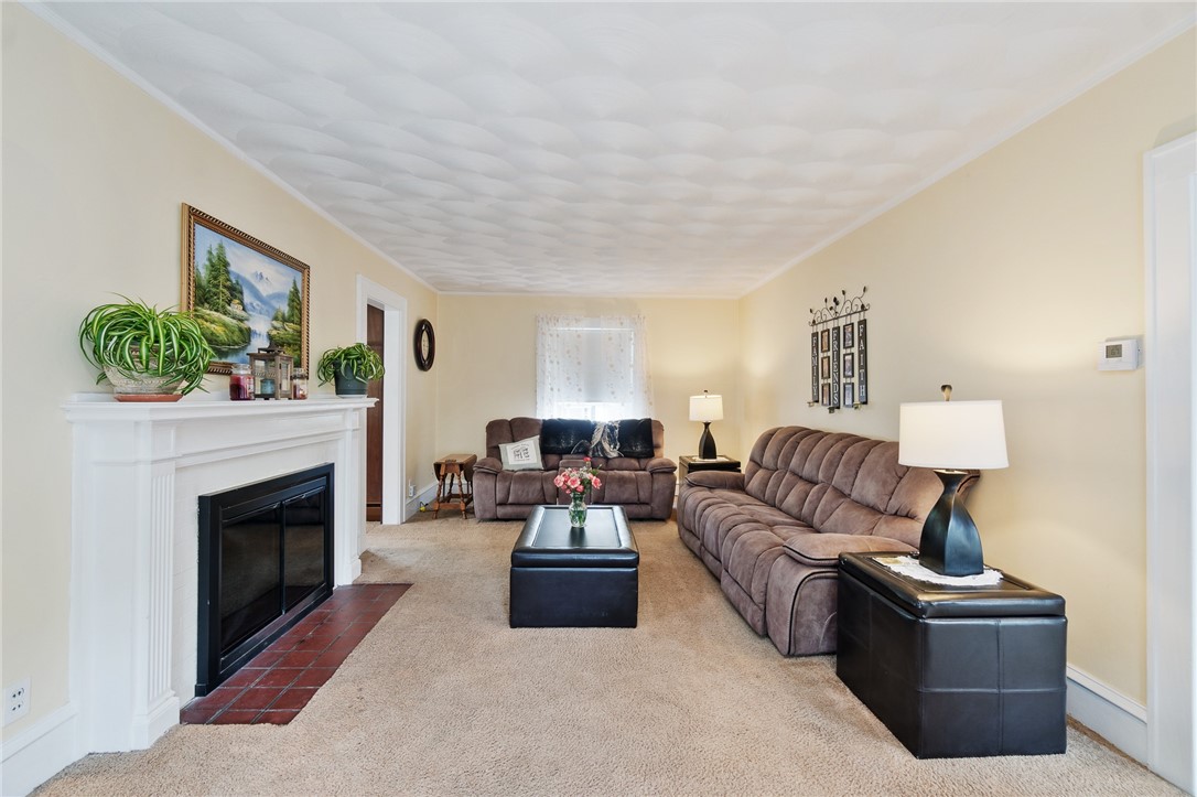 73 Western Promenade Cranston, RI 02905 - Photo 4 of 15