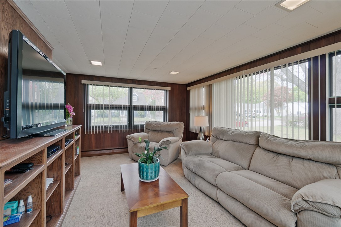 73 Western Promenade Cranston, RI 02905 - Photo 9 of 15