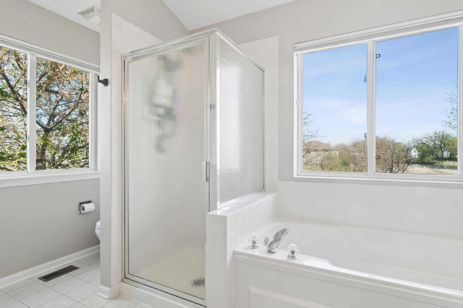 6806 Highgate Road Carpentersville, IL 60110 - Photo 20 of 33 Gallery Image 20